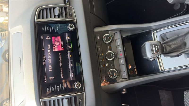 Škoda Karoq 2,0 TDi 110kw DSG 4x4 LED DPH - fotka 14 z 20