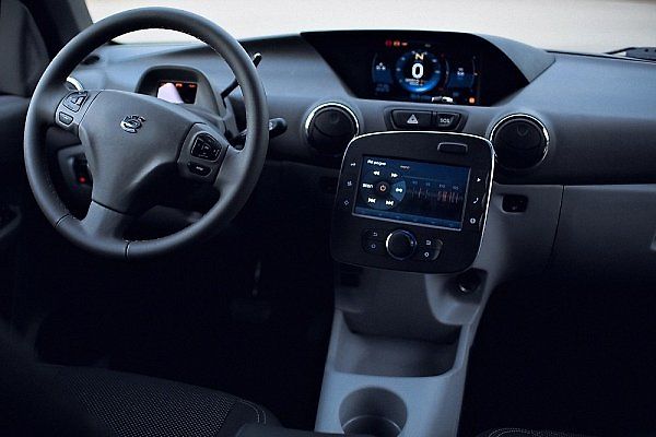 Prototyp ruského elektromobilu ë-mobil.