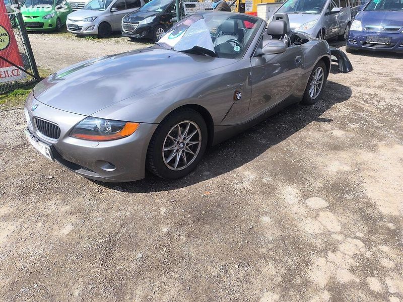 BMW Z4 6V,KRÁSNÁ,VÝBAVA,ALU,+HARDTOP - fotka 13 z 33
