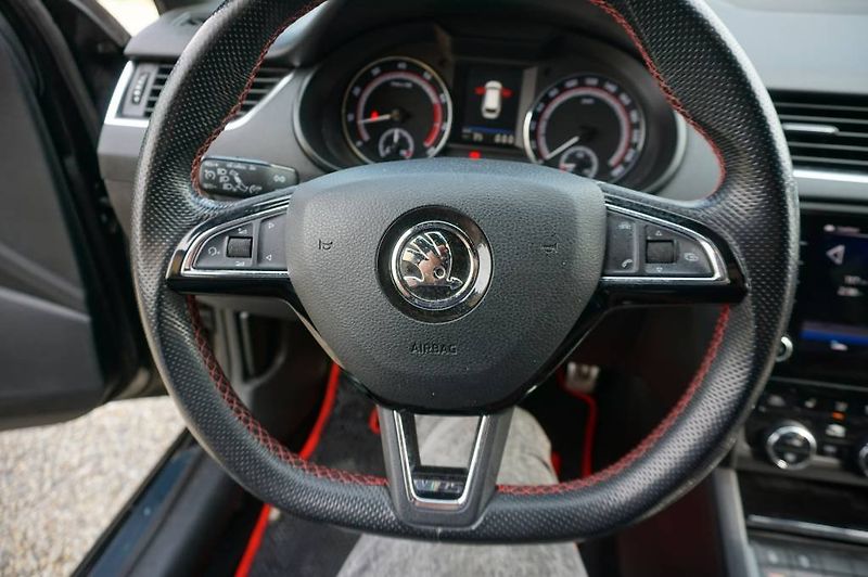 Škoda Octavia (2018) 2,0 RS - fotka 22 z 32