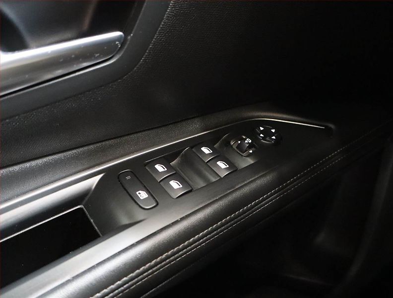 Peugeot 5008 (2019) PureTech 130, 7 míst - fotka 18 z 25