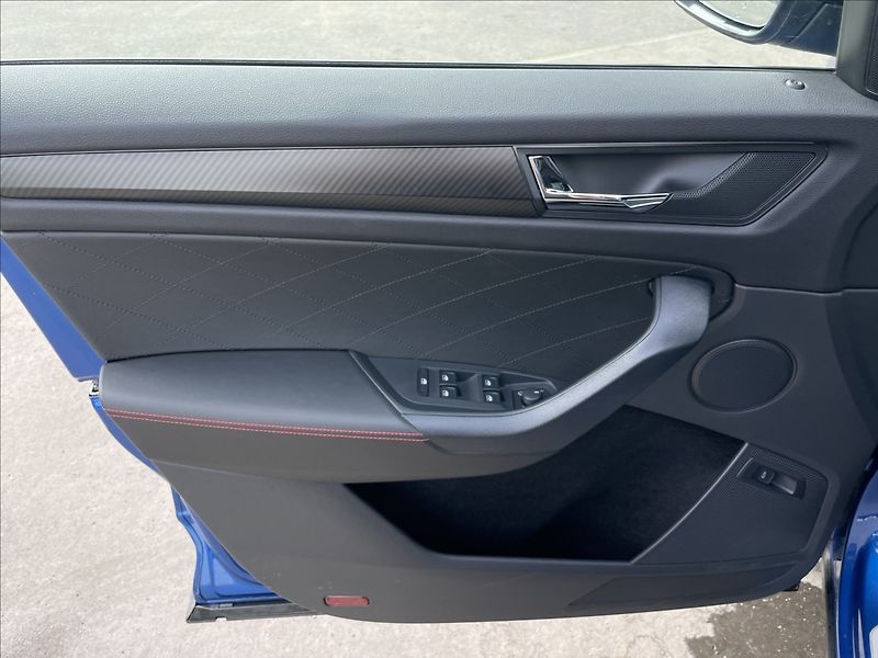 Škoda Kodiaq 2,0 TSI 4x4 DSG RS DCC+ACC+TZ - fotka 16 z 26
