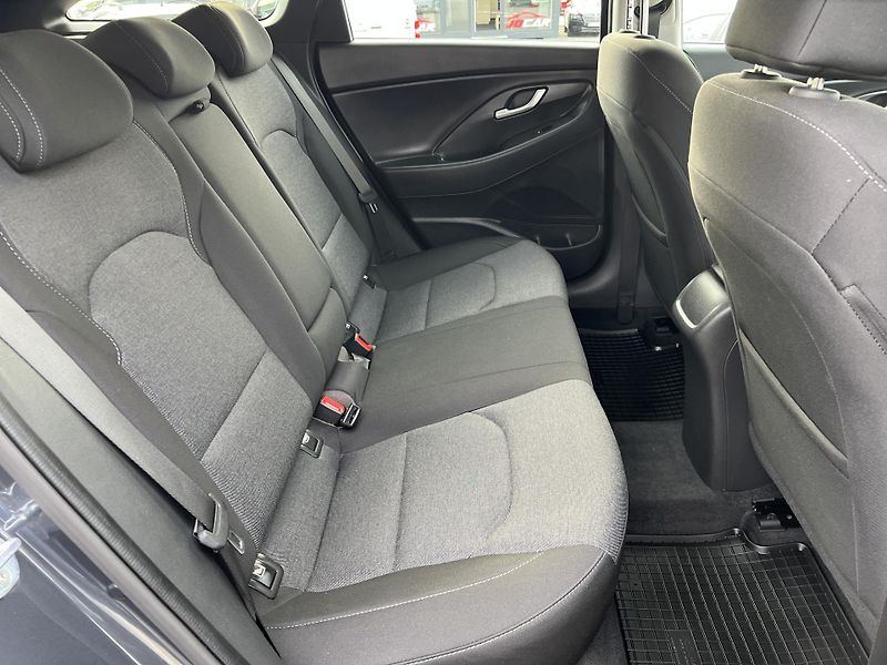Hyundai i30 1.5T-GDi KAMERA PŮVOD ČR 1.MAJ - fotka 33 z 47