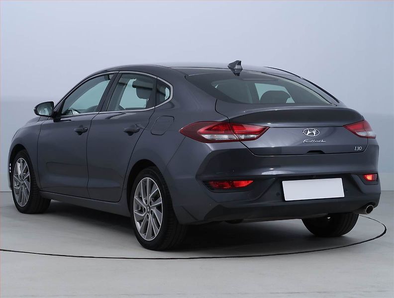 Hyundai i30 (2019) Style 1.4 T-GDI, Serv.kniha - fotka 4 z 19