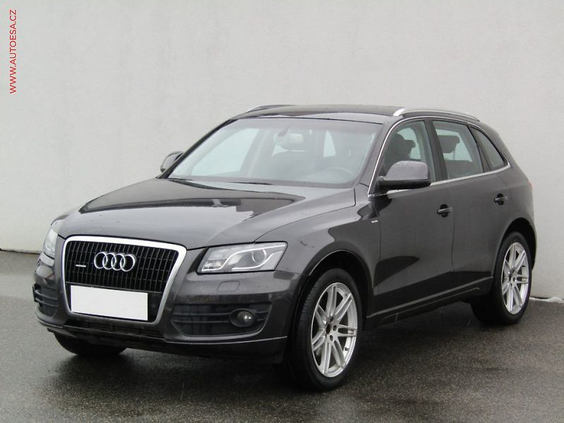 Audi Q5 (2011) 2.0 TFSi quattro, 4x4, navi - fotka 3 z 3