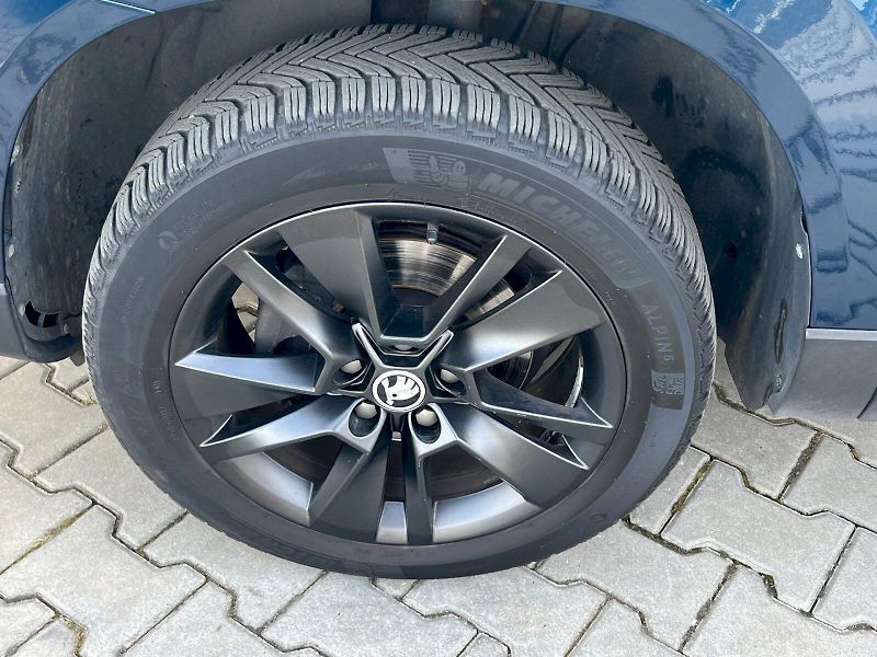 Škoda Karoq (2019) Style Plus 1.5TSi 110kW 7°DSG - fotka 31 z 31