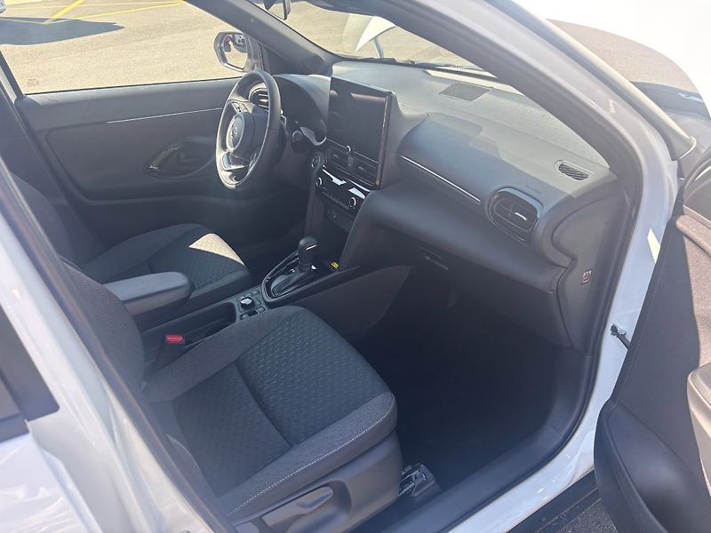 Toyota Yaris Cross 4x4 hybrid automat - fotka 11 z 19