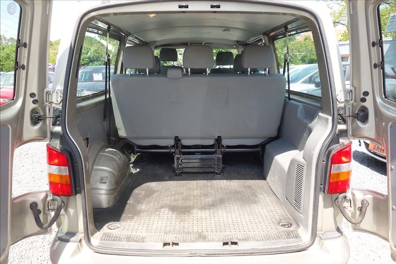 Volkswagen Transporter 2,5 TDi 96KW,ČR,8 MÍST,LONG. - fotka 15 z 30