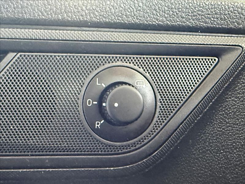 Škoda Fabia 1,2   TSI,JOY,1.MAJ,SERVISKA - fotka 11 z 26