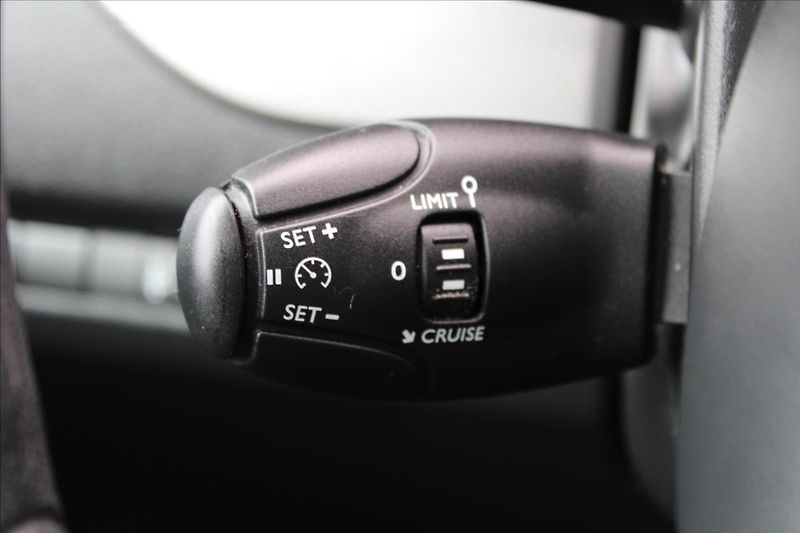Citroën SpaceTourer 2,0 HDi  ČR,1.MAJ,8.MÍST,DPH - fotka 21 z 33