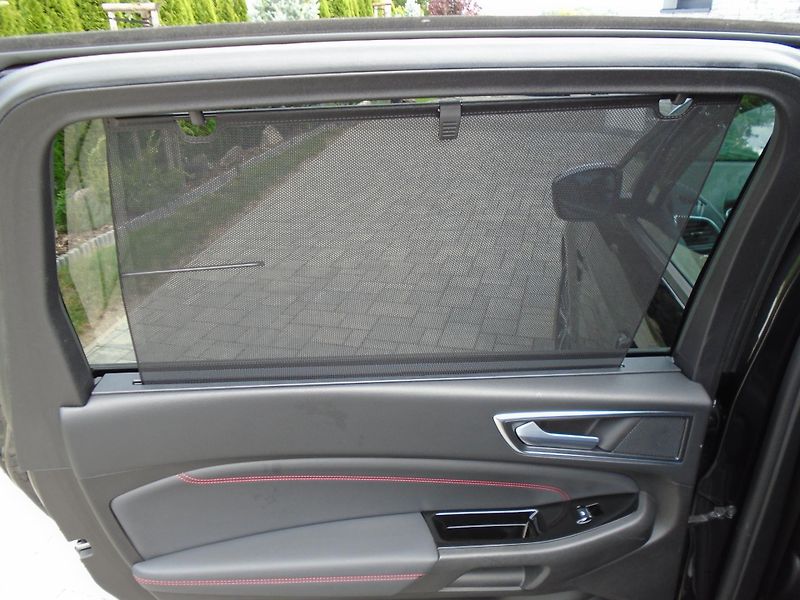Ford S-MAX 2.5 Duratec FHEV ST-Line 140kW - fotka 20 z 46