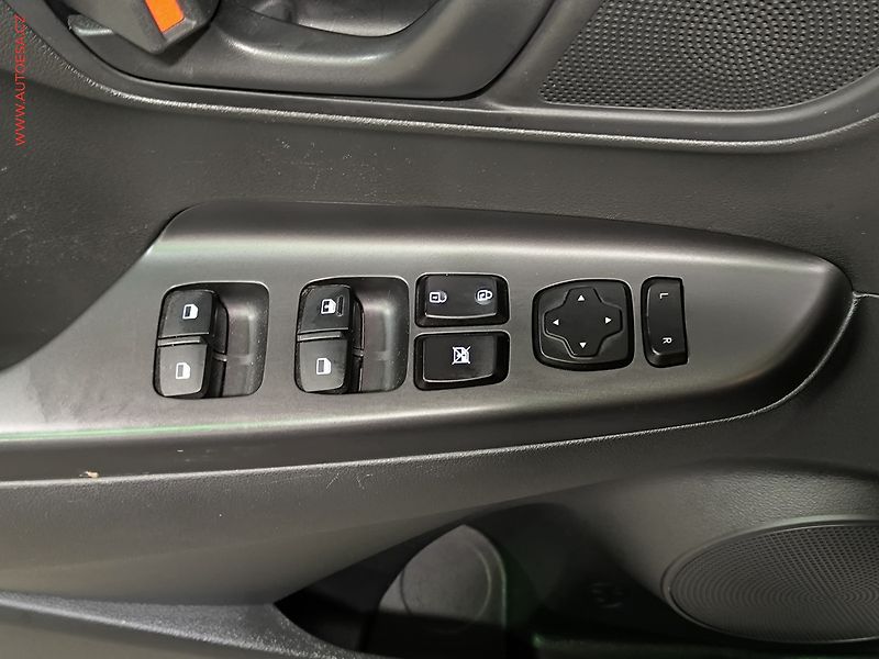 Hyundai Kona (2018) 1.0 T-GDi, LED, AC - fotka 17 z 17