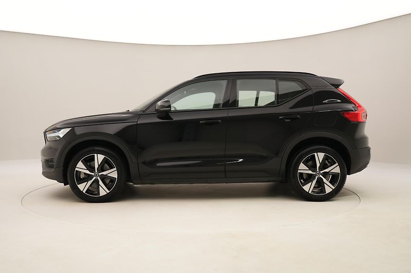 Volvo XC40 PURE ELECTRIC REZERVACE - fotka 9 z 52
