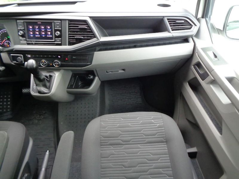 Volkswagen Caravelle 2.0 TDI Comfortline 110kW A7 - fotka 15 z 24