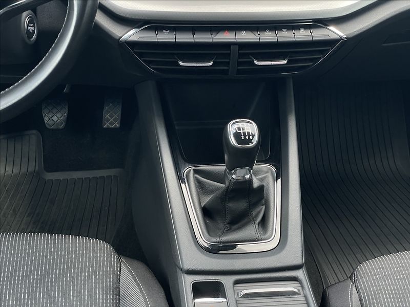 Škoda Octavia 2,0 TDI Combi Ambition Plus - fotka 13 z 23