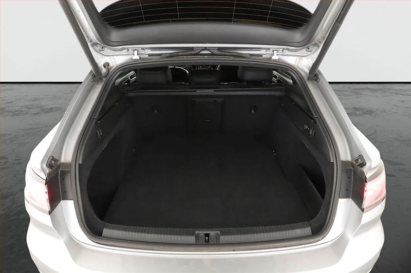 Volkswagen Arteon (2021) R-line 2.0 TDI - fotka 11 z 17