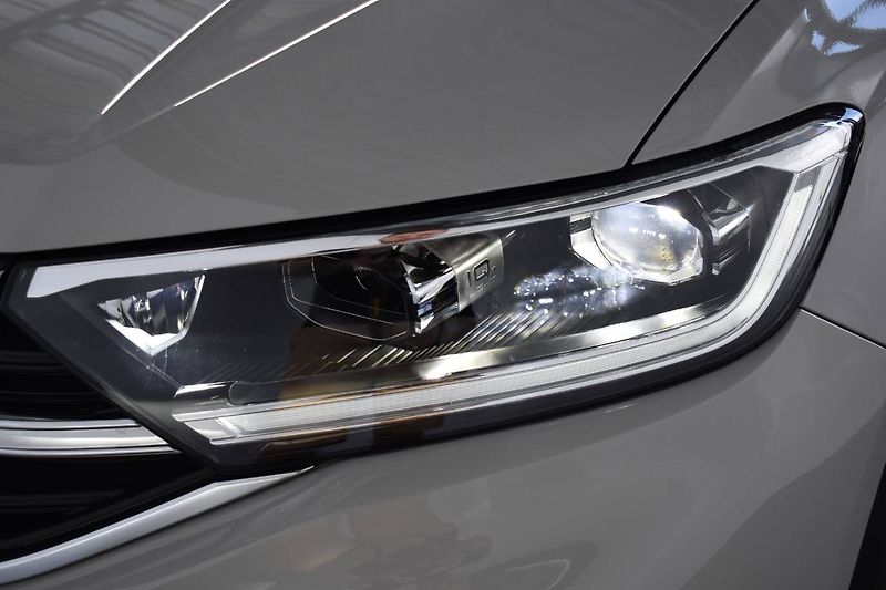 Volkswagen T-Roc (2025) R-Line 1.5TSI 110kW DSG - fotka 23 z 24