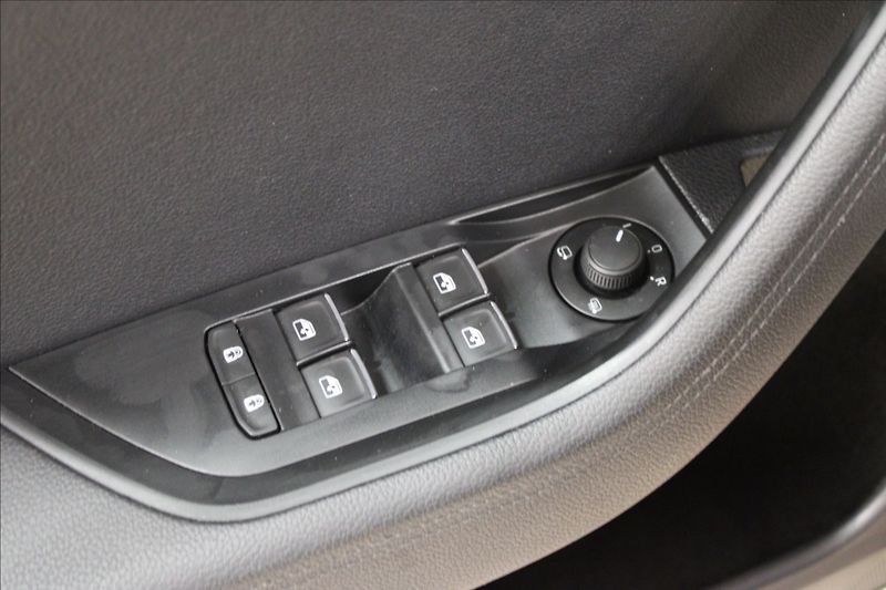 Škoda Superb 1,4 TSI IV L&K 1.majitel CZ - fotka 14 z 27