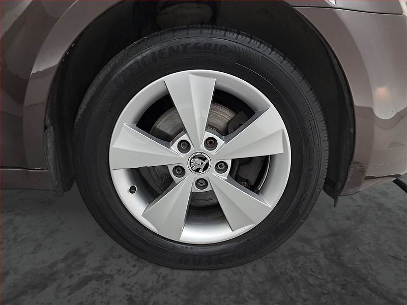 Škoda Octavia (2013) Ambition Plus 1.6 TDI - fotka 15 z 16