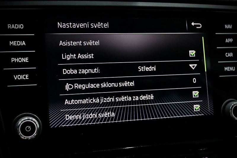 Škoda Octavia 3 FL Combi 1.4 TSI 110 kW - fotka 32 z 35