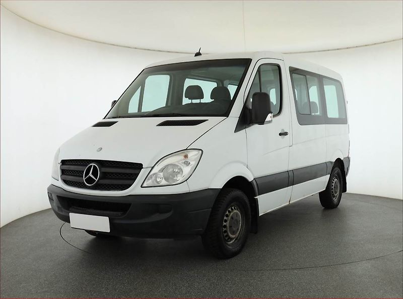 Mercedes-Benz Sprinter (2010) 211 CDI, Bus, 9Míst, ČR - fotka 2 z 12
