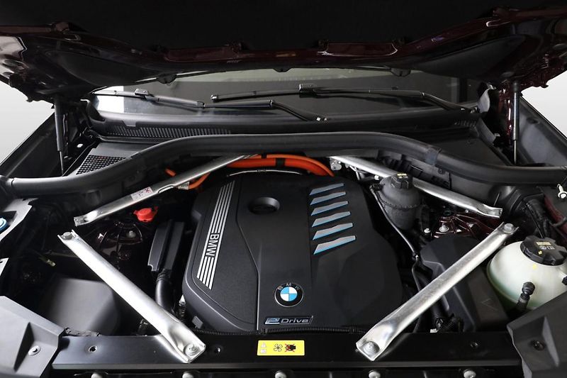 BMW X5 xDrive 45e - fotka 11 z 35