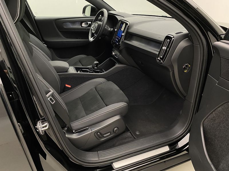 Volvo C40 PURE ELECTRIC TWIN ENGINE PLUS - fotka 23 z 57