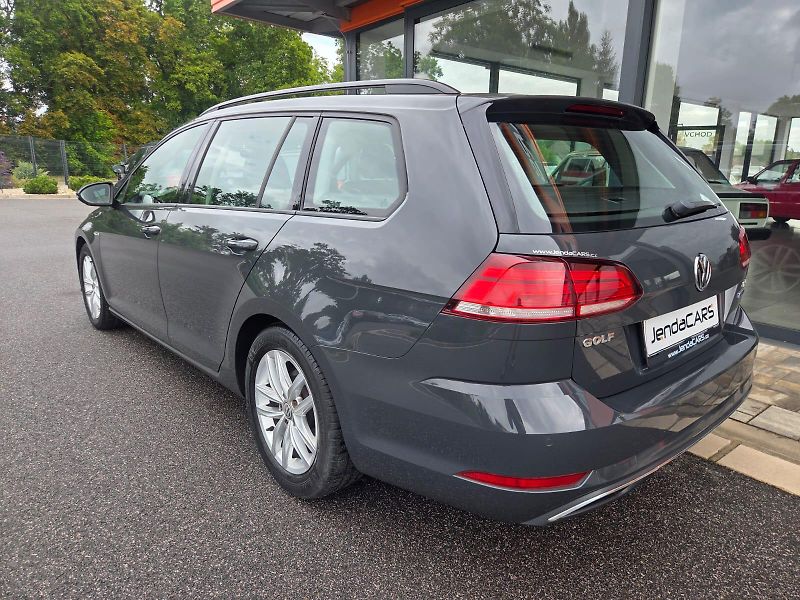 Volkswagen Golf (2018) 1.5 TSI BLUEMOTION - fotka 2 z 10
