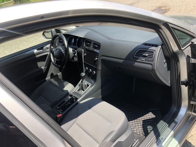 Volkswagen Golf (2018) 2018 - FACELIFT - 1.0 TSI-81KW - fotka 10 z 14