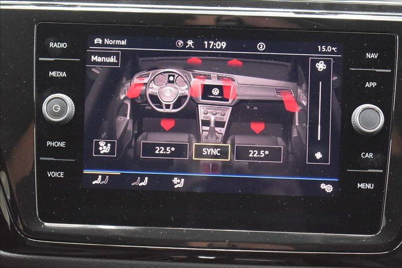 Volkswagen Touran 2,0 TDi, 7-míst,DSG,NAVI,KŮŽE, - fotka 20 z 41
