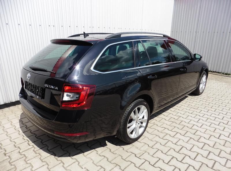 Škoda Octavia III Combi 2.0 TDi Style 1.maj. - fotka 6 z 16