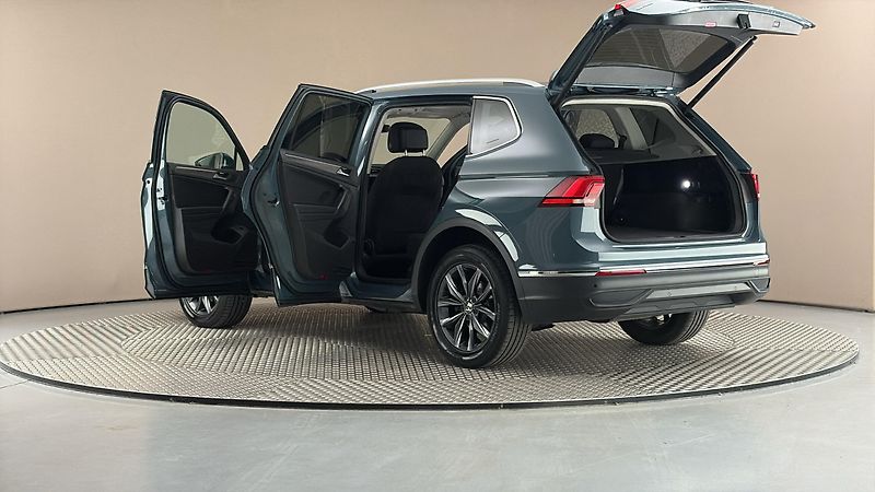 Volkswagen Tiguan Allspace 2.0 TDI DSG Life - fotka 7 z 29