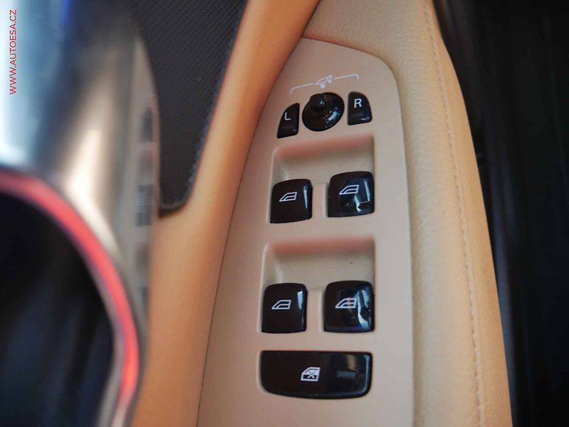 Volvo V90 (2018) 2.0 D, Kůže, NAVI - fotka 12 z 15