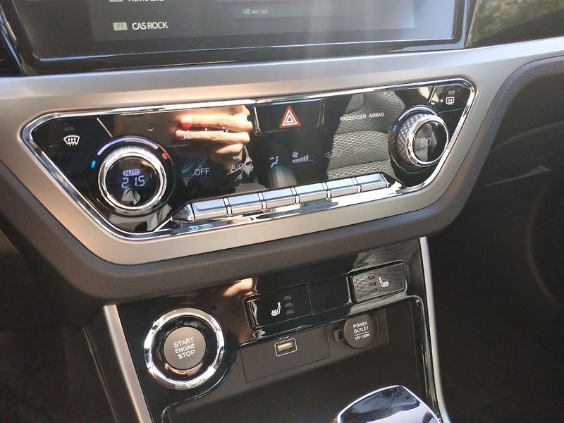 KGM Korando 1.5T, ELEG.,2WD, AT, SKLADEM - fotka 26 z 31