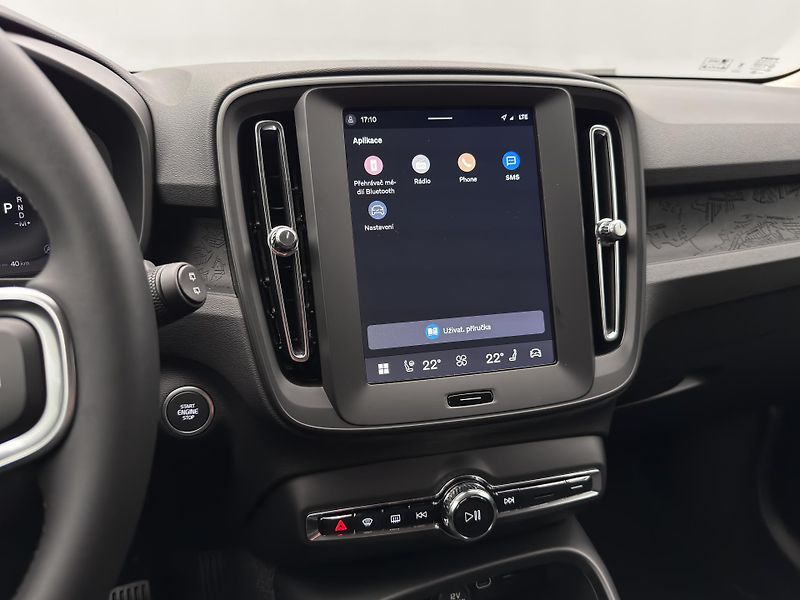 Volvo XC40 (2026) B3 AUT ESSENTIAL - fotka 8 z 20