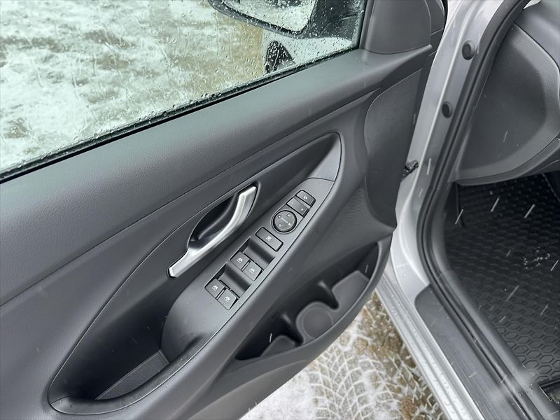 Hyundai i30 (2026) 1,0 T-GDI MT STYLE - fotka 7 z 11