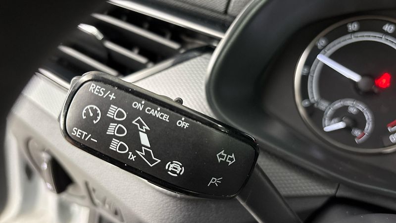 Škoda Scala 1.0 TSI Ambition - fotka 14 z 23