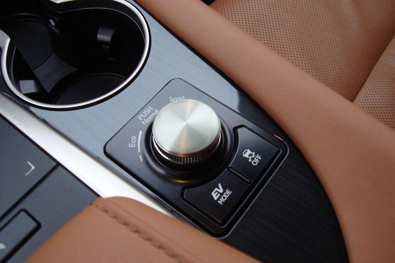Lexus RX 450h (2021) ČR,1.Maj.S.kn.Najeto 62 tis.! - fotka 91 z 110