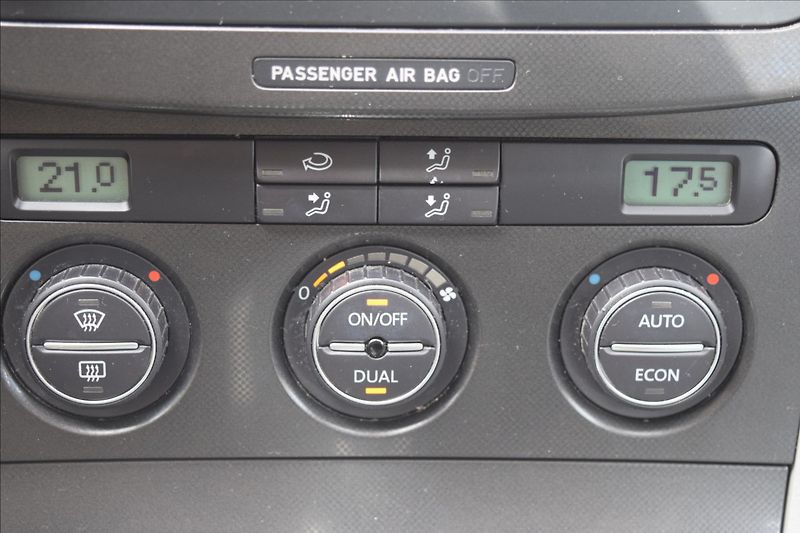 Volkswagen Passat 1,6 i 75KW PO SERVISE - fotka 32 z 41