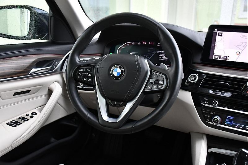 BMW Řada 5 540i xD LUXURY HUD REZERVACE - fotka 6 z 46