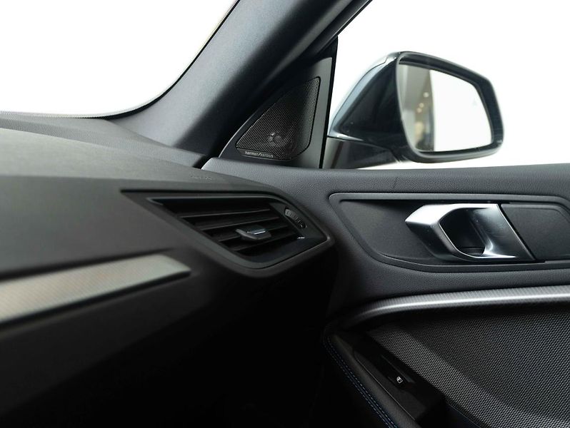 BMW Řada 2 220i Gran Coupé - fotka 16 z 23