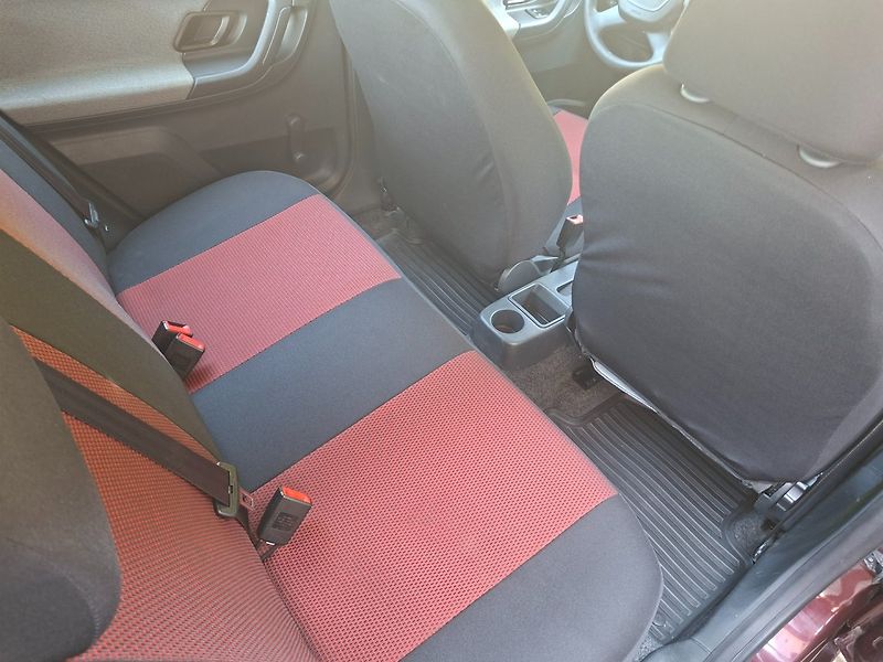 Škoda Fabia (2011) 1.2i 51kW -FACELIFT-KLIMA - fotka 24 z 36