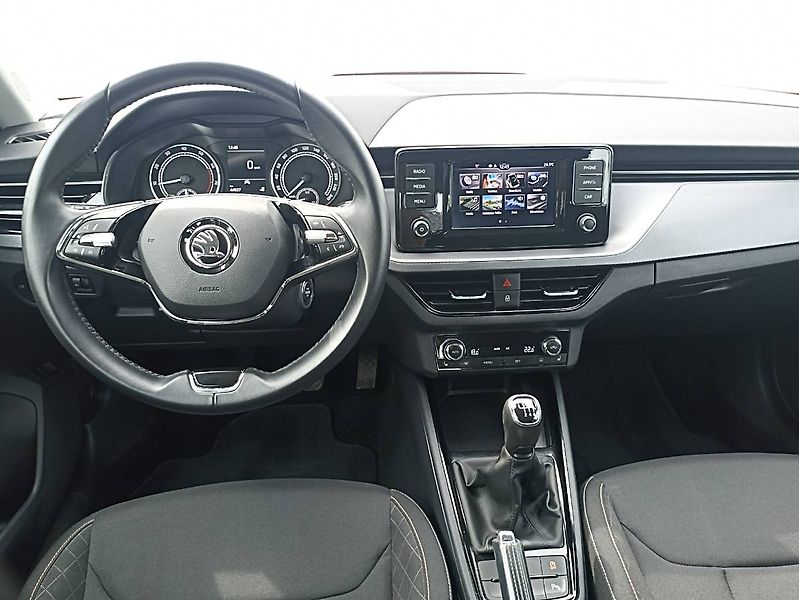 Škoda Kamiq (2021) 1.5 TSI 110kW tažné LED manuál - fotka 5 z 35