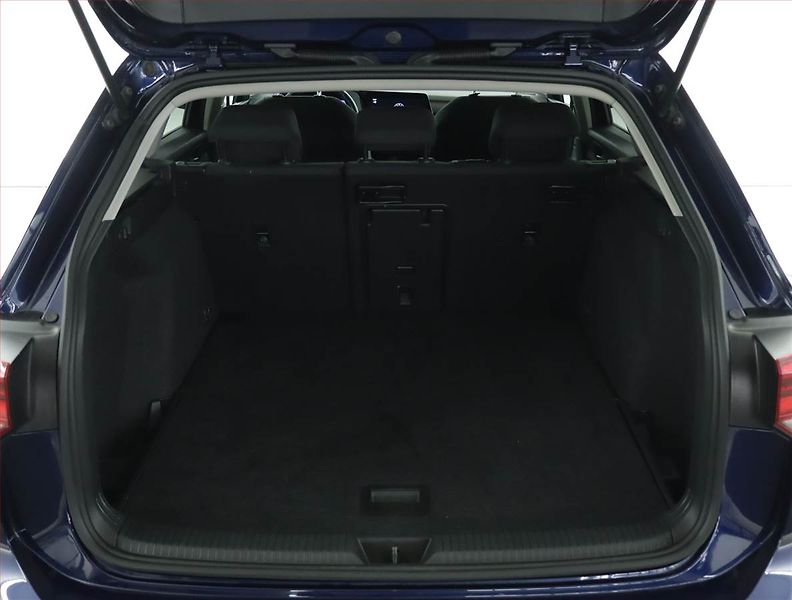 Volkswagen Golf (2022) Style 2.0 TDI, Automat - fotka 14 z 17