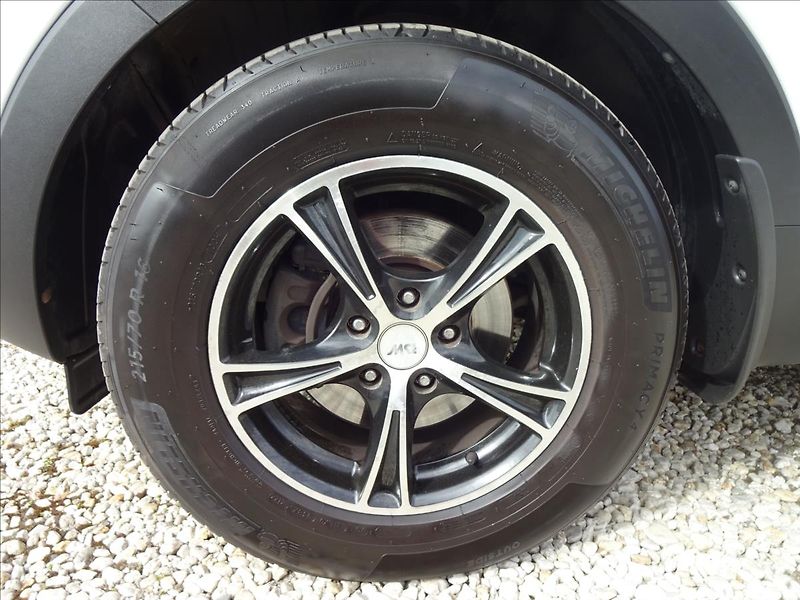 Kia Sportage 1,6GDi  Active Plus - fotka 40 z 46