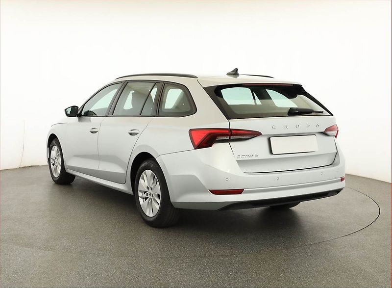 Škoda Octavia (2023) Ambition 2.0 TDI, ČR,1.maj - fotka 4 z 24
