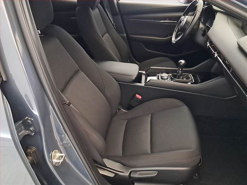 Mazda 3 (2023) Plus 2.0 Skyactiv-G - fotka 9 z 20