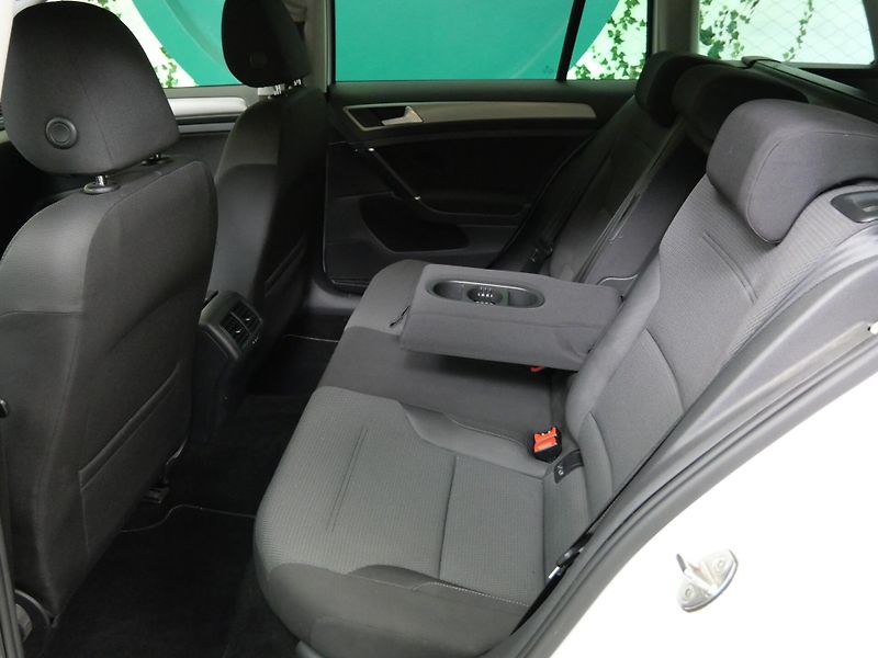 Volkswagen Golf - fotka 21 z 23