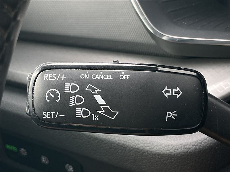 Škoda Octavia 2,0 TDI Combi Ambition Plus - fotka 11 z 23