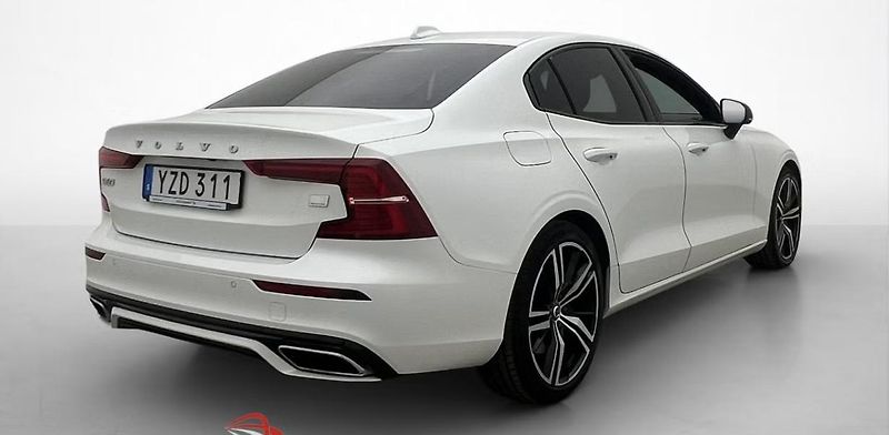 Volvo S60 Recharge T8 AWD R Kam Pano Taž - fotka 7 z 33
